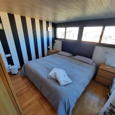 Habitación ático muy luminosa con baño y terraza Valencia Exterior foto