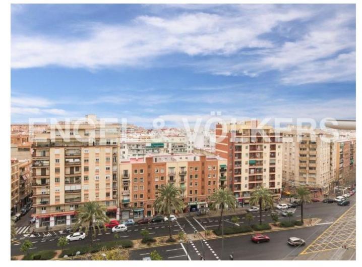 Habitación ático muy luminosa con baño y terraza Valencia Exterior foto